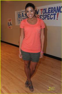 Jordin Sparks feet photo thumbnail