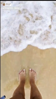 Giovanna Lancellotti feet photo thumbnail