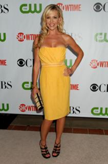 Julie Benz feet photo thumbnail
