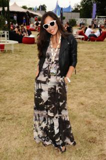 Myleene Klass feet photo thumbnail