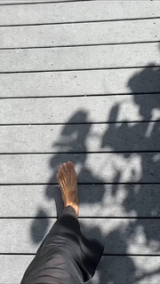 Elle Macpherson feet photo thumbnail
