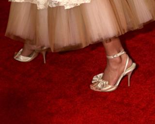 Sarah Michelle Gellar feet photo thumbnail