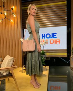 Ana Hickmann feet photo thumbnail