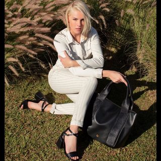 Ana Hickmann feet photo thumbnail