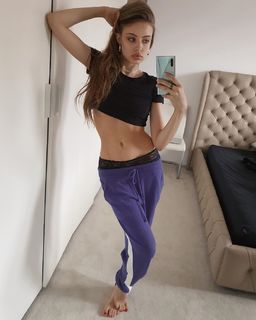 Xenia Tchoumitcheva feet photo thumbnail