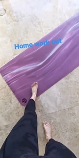 Karolina Pisarek feet photo thumbnail