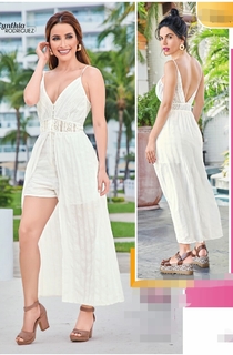 Cynthia Rodríguez feet photo thumbnail