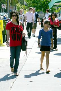 Vanessa Hudgens feet photo thumbnail