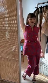 Maisie Williams feet photo thumbnail