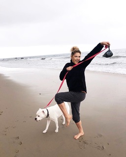 Daisy Fuentes feet photo thumbnail
