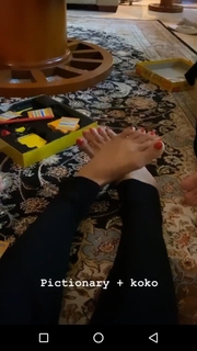 Mouni Roy feet photo thumbnail