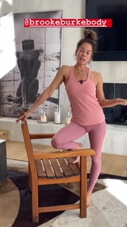 Brooke Burke feet photo thumbnail