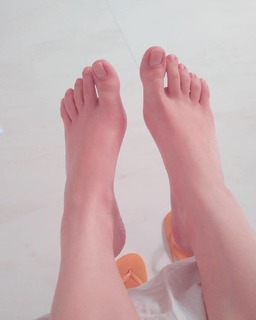 Isa Pes feet photo thumbnail