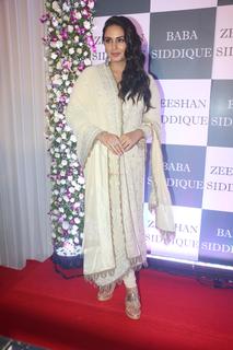Huma Qureshi feet photo thumbnail