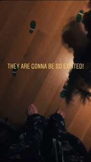 Jennifer Love Hewitt feet photo thumbnail