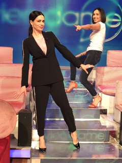 Caterina Balivo feet photo thumbnail
