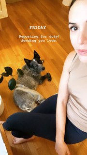Adriene Mishler feet photo thumbnail