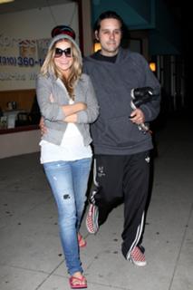 Carmen Electra feet photo thumbnail