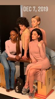 Lucy Hale feet photo thumbnail