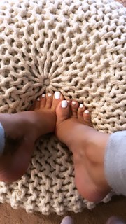 Vida Guerra feet photo thumbnail