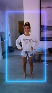 Jessie James Decker feet photo thumbnail