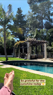 Lea Michele feet photo thumbnail