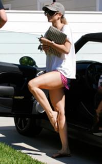 AnnaLynne McCord feet photo thumbnail