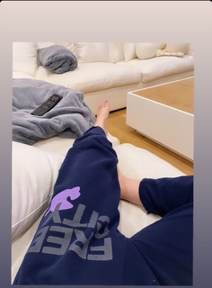 Dakota Fanning feet photo thumbnail