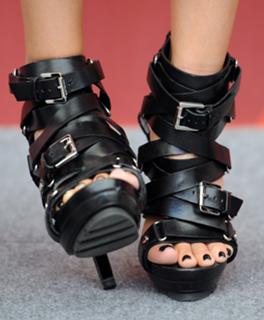 Jessica Alba feet photo thumbnail