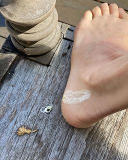Naomi Watts feet photo thumbnail