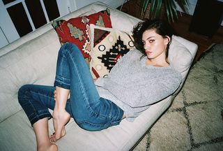 Phoebe Tonkin feet photo thumbnail