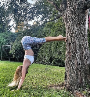 Nicole Neumann feet photo thumbnail