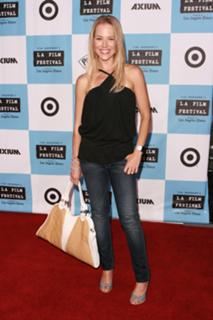 Julie Benz feet photo thumbnail