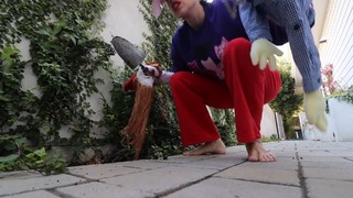 Colleen Ballinger feet photo thumbnail