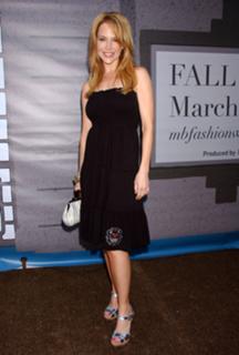 Julie Benz feet photo thumbnail