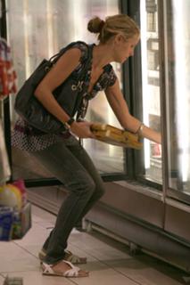 Heidi Klum feet photo thumbnail