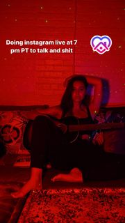 Alexis Ren feet photo thumbnail