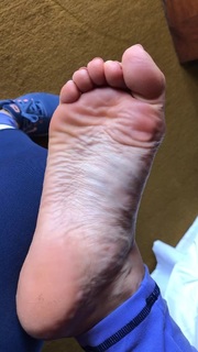 Alaine Crissiê feet photo thumbnail