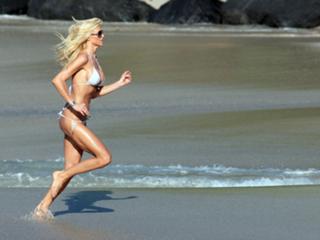 Victoria Silvstedt feet photo thumbnail