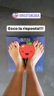 Veronica Maya feet photo thumbnail