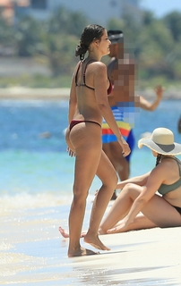 Vanessa Claudio feet photo thumbnail