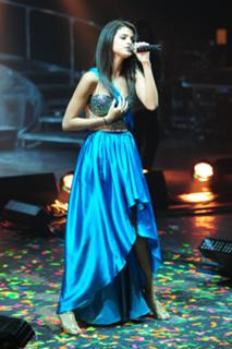 Selena Gomez feet photo thumbnail