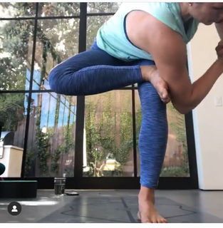 Danica Patrick feet photo thumbnail