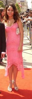 Vanessa Hudgens feet photo thumbnail