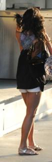 Vanessa Hudgens feet photo thumbnail