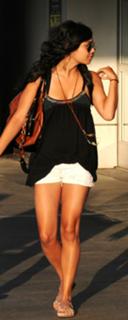 Vanessa Hudgens feet photo thumbnail