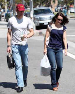 Kristin Davis feet photo thumbnail