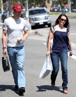 Kristin Davis feet photo thumbnail