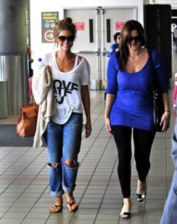 Denise Richards feet photo thumbnail