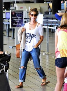 Denise Richards feet photo thumbnail